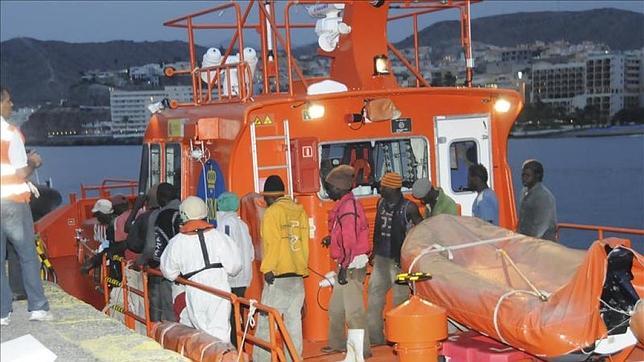 Rescatan a 32 inmigrantes de la patera localizada al sur de Gran Canaria