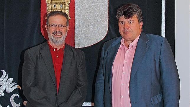 De izquierda a derecha: Nemesio de Lara (PSOE) y Antonio Serrano (PP)