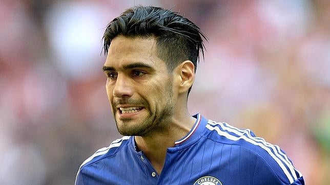 Falcao con los colores de su nuevo equipo, el Chelsea