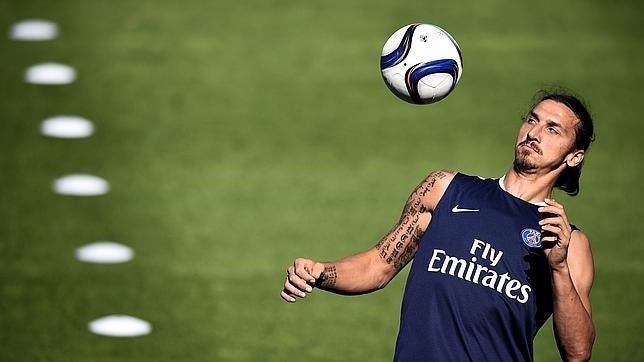 Zlatan Ibrahimovic, durante un entrenamiento con el PSG