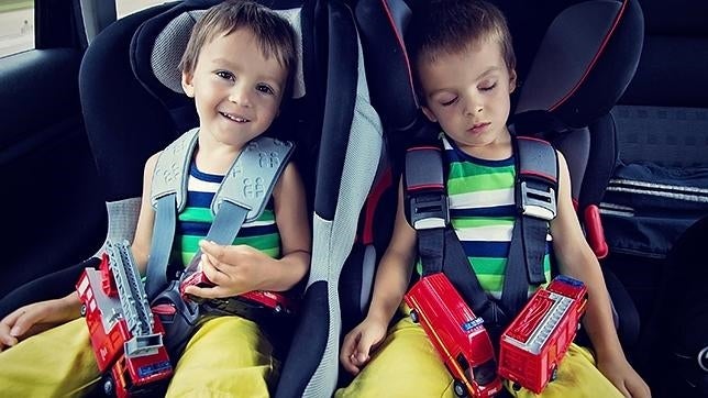 El 63% de los niños no viaja de forma correcta cuando va en coche por un mal uso de la sillita