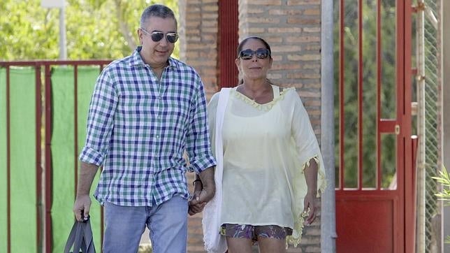 Los males que mantienen a Isabel Pantoja fuera de la cárcel: subida de azúcar y colesterol