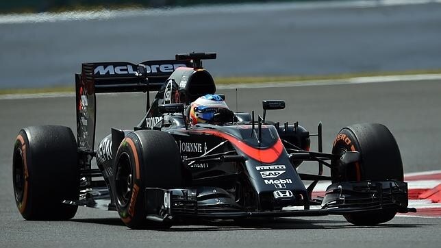 Alonso, al volante de su McLaren-Honda