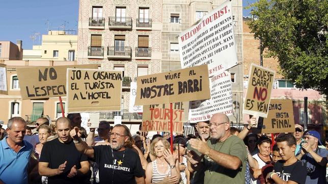 Barcelona condonará la multa a apartamentos ilegales si van a alquiler social