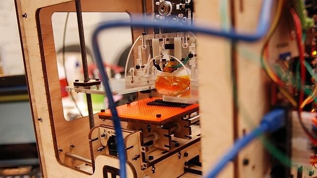 Las impresoras 3D permiten crear todo tipo de piezas personalizadas como fármacos o piezas dentales