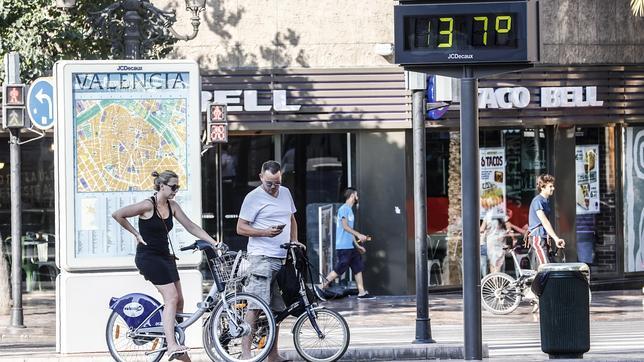 La ola de calor dispara un nueve por ciento la factura eléctrica de los valencianos