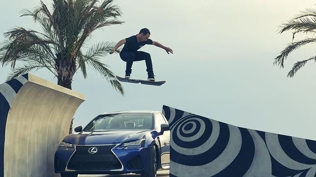 El monopatín volador de Lexus finaliza en Barcelona su exitosa fase en pruebas