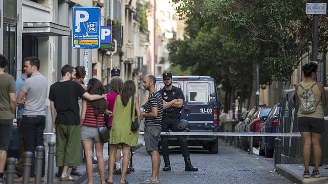 Unos 300 antisistema se atrincheran en más de una treintena de edificios