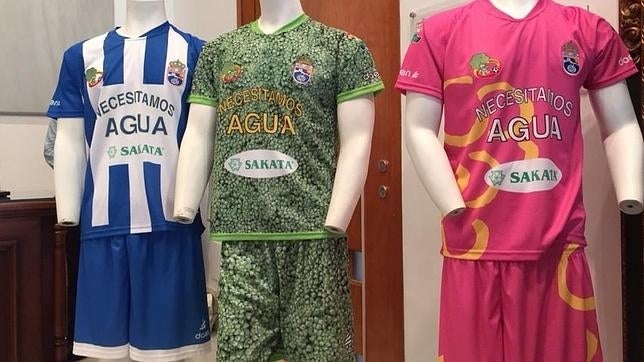 La Hoya Lorca lleva la «guerra del agua» a su camiseta para la próxima temporada