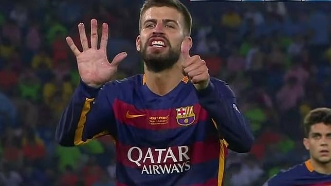 La bronca de Piqué al equipo arbitral