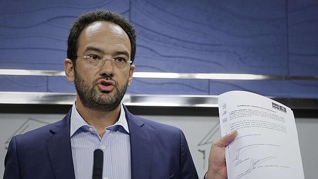 El PSOE denuncia al ministro del Interior ante la Fiscalía por su reunión con Rato