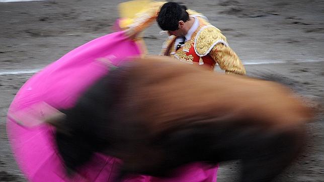 Ponce corta la primera oreja en la vuelta de los toros a San Sebastián