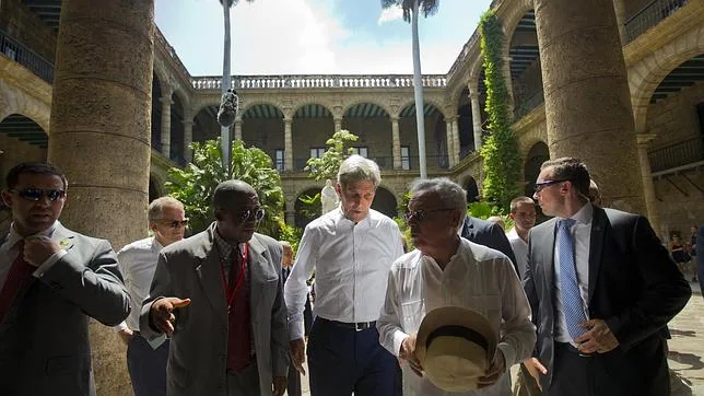 John Kerry visita la Casa de Gobierno en La Habana Vieja