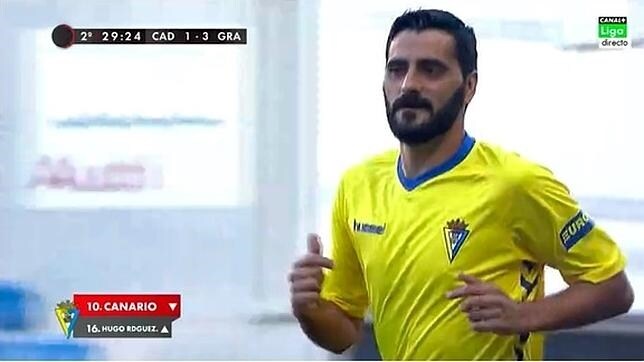 Güiza jugaba este sábado sus primeros minutos en el Carranza como jugador del Cádiz