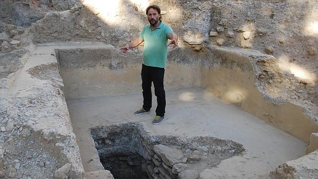 Una excavación como aula abierta de arqueología en Carmona