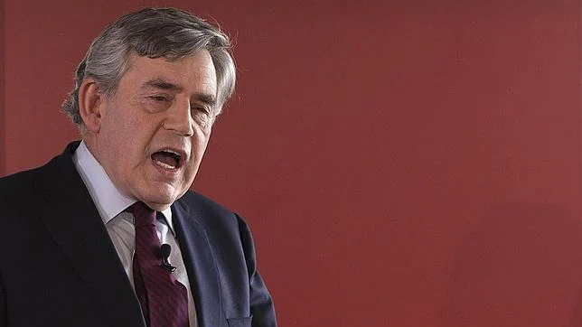 Gordon Brown durante un discurso ante miembros del partido en Londres