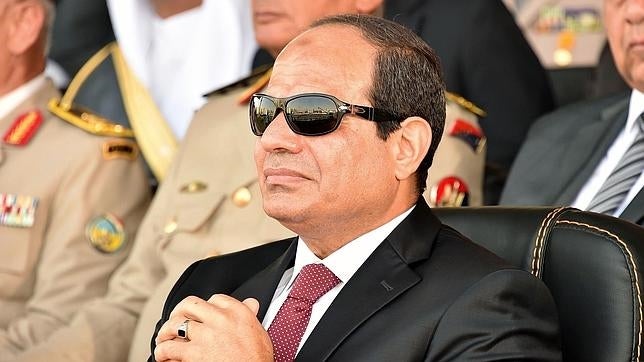 El presidente egipcio, Abdelfatah al Sisi, ratifica la ley antiterrorista