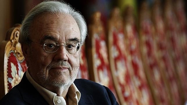 Gutiérrez Aragón: «La gente sabe leer una novela, pero no tanto ver una película»