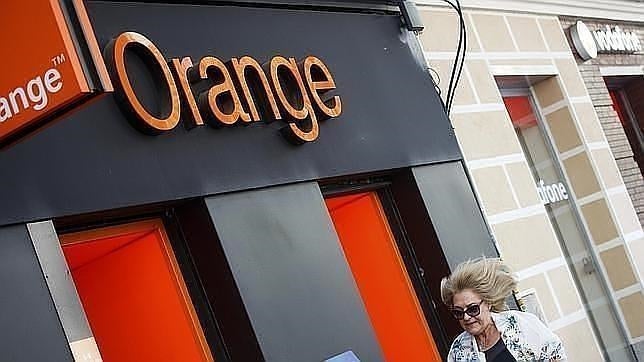 Orange completa la compra del 100% de Jazztel, que dejará de cotizar mañana en bolsa