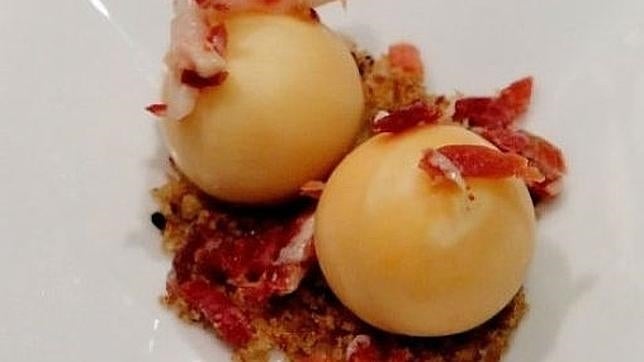 Salmorejo esferificado, Corner Lounge