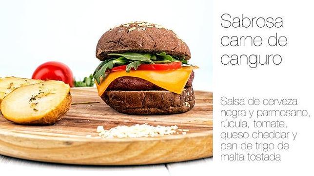 Hamburguesa de carne de canguro que preparan en Iguana Café