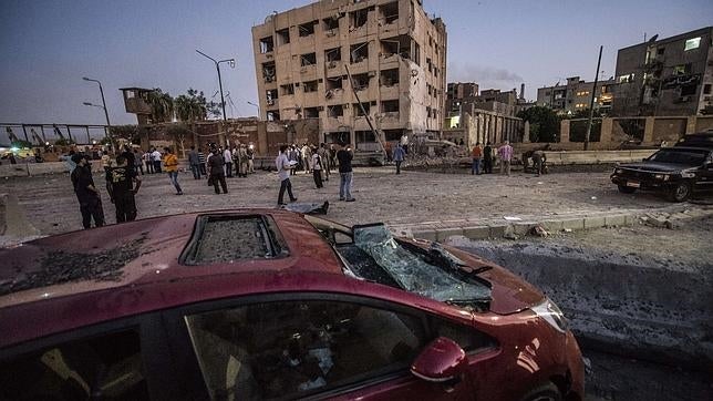 Al menos 29 heridos tras un ataque por coche bomba de Estado Islámico en El Cairo