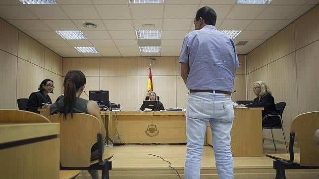 Récord de llamadas al 016, el teléfono de la violencia de género