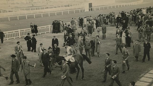 Así era el hipódromo de la Zarzuela: la ineludible cita de los domingos