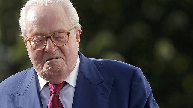 Jean-Marie Le Pen, a Marine: «Es sucio matar a tu papá»