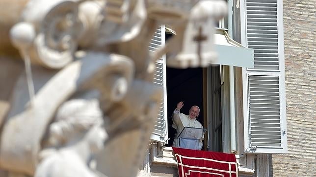 El Papa asiste a misa como un feligrés más en la basílica de San Pedro