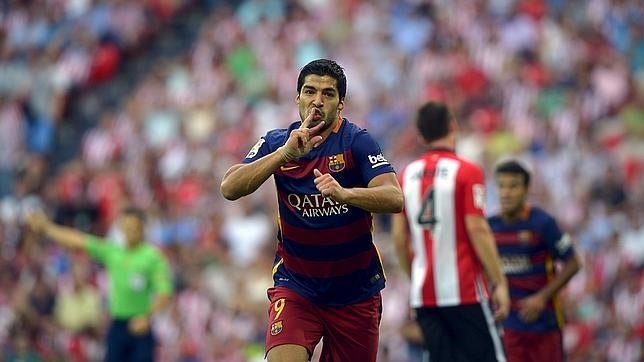 Luis Suárez guía al Barcelona