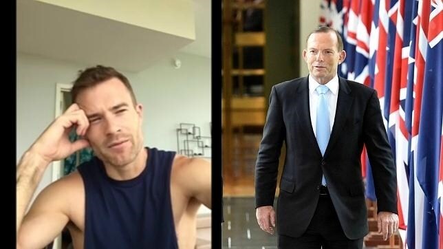 Lachlan Beaton, protagonsita del vídeo viral, y Tony Abbott en Camberra
