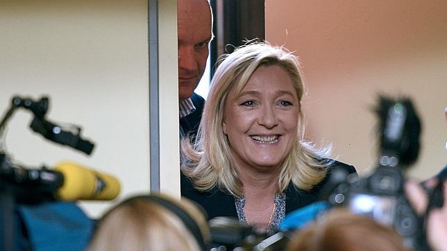 Marine Le Pen derrotaría a Hollande en una primera vuelta presidencial