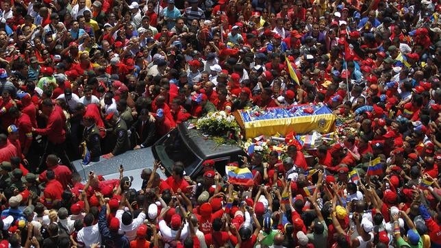 Cuando Colombia «expropió» el coche fúnebre de Hugo Chávez