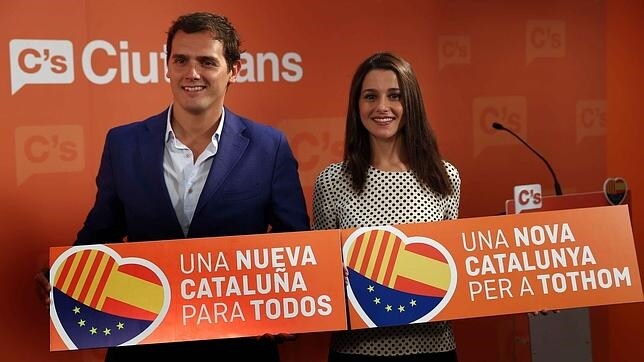Albert Rivera, presidente de Ciudadanos, junto a la candidata a la Generalitat catalana, Inés Arrimadas