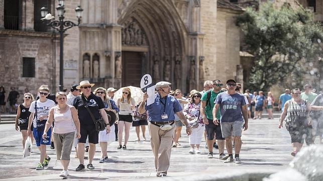 Los turistas extranjeros dejan más de tres millones de euros en la Comunidad Valenciana