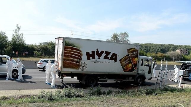 El camión frigorífico donde murieron 71 inmigrantes, en Austria