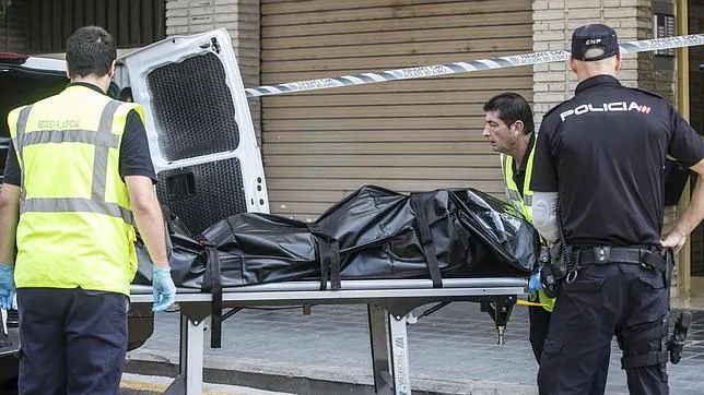 Una mujer y una menor aparecen muertas con heridas de arma blanca en Valencia