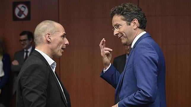 Dijsselbloem niega que casi llegase a las manos con Varufakis en una reunión