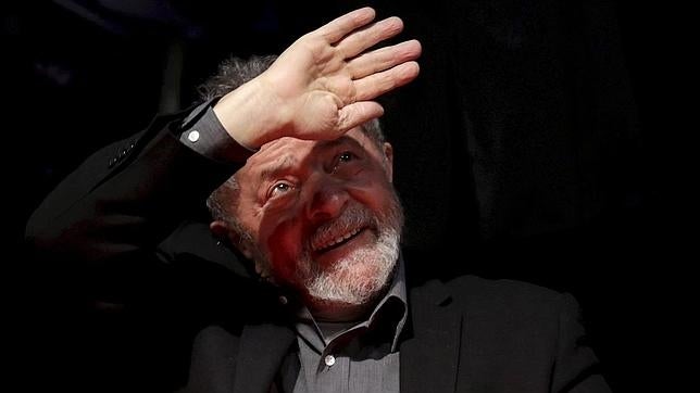 Lula admite que estudia su candidatura para las presidenciales brasileñas de 2018