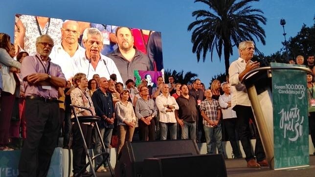 Forcadell dice que el 'sí' es «estar con Cataluña» y el 'no' apoyar a Rajoy