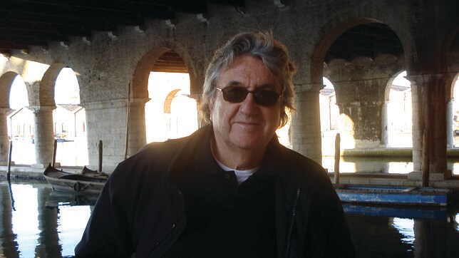Antoni Muntadas, fotografiado en una canal veneciano