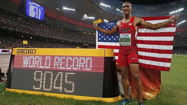 Ashton Eaton bate el récord mundial de decatlón