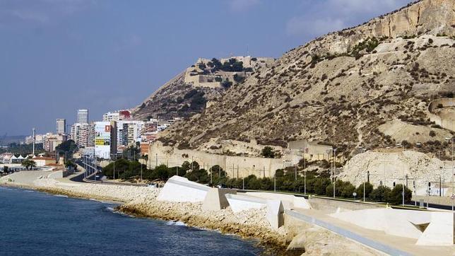 Reclaman el «riego urgente» prometido hace siete días en el Benacantil y la Sierra Grossa