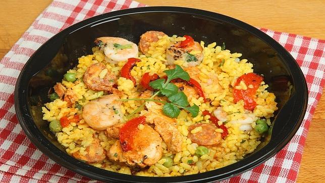 Menú saludable con paella de pollo y pimientos