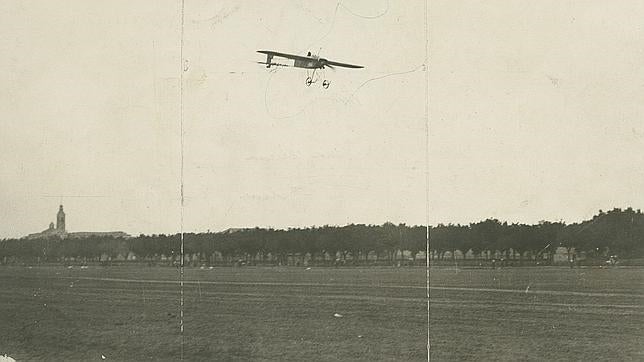 El aviador Vedrines llegando al aeródromo de Getafe en 1911