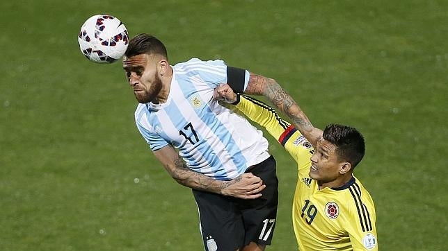 Otamendi, en un partido con la selección argentina