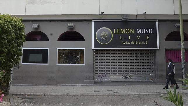 Puerta de la discoteca Lemon donde amenazaron a los porteros