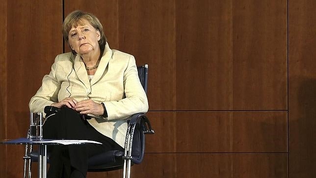 El partido de Merkel en retroceso en las encuestas por la política de inmigración