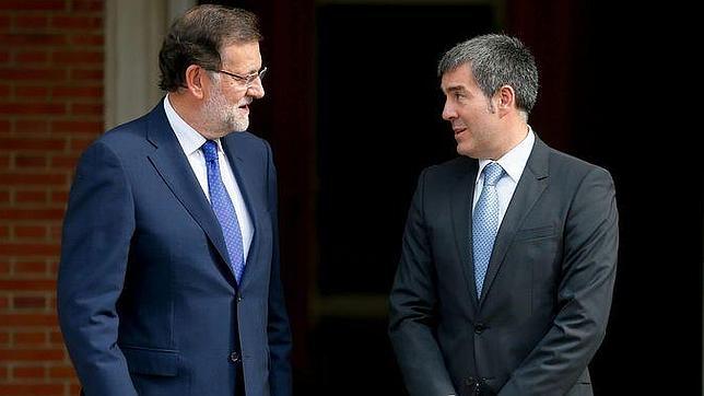 Clavijo consigue el compromiso de Rajoy para agilizar el trámite del REF económico